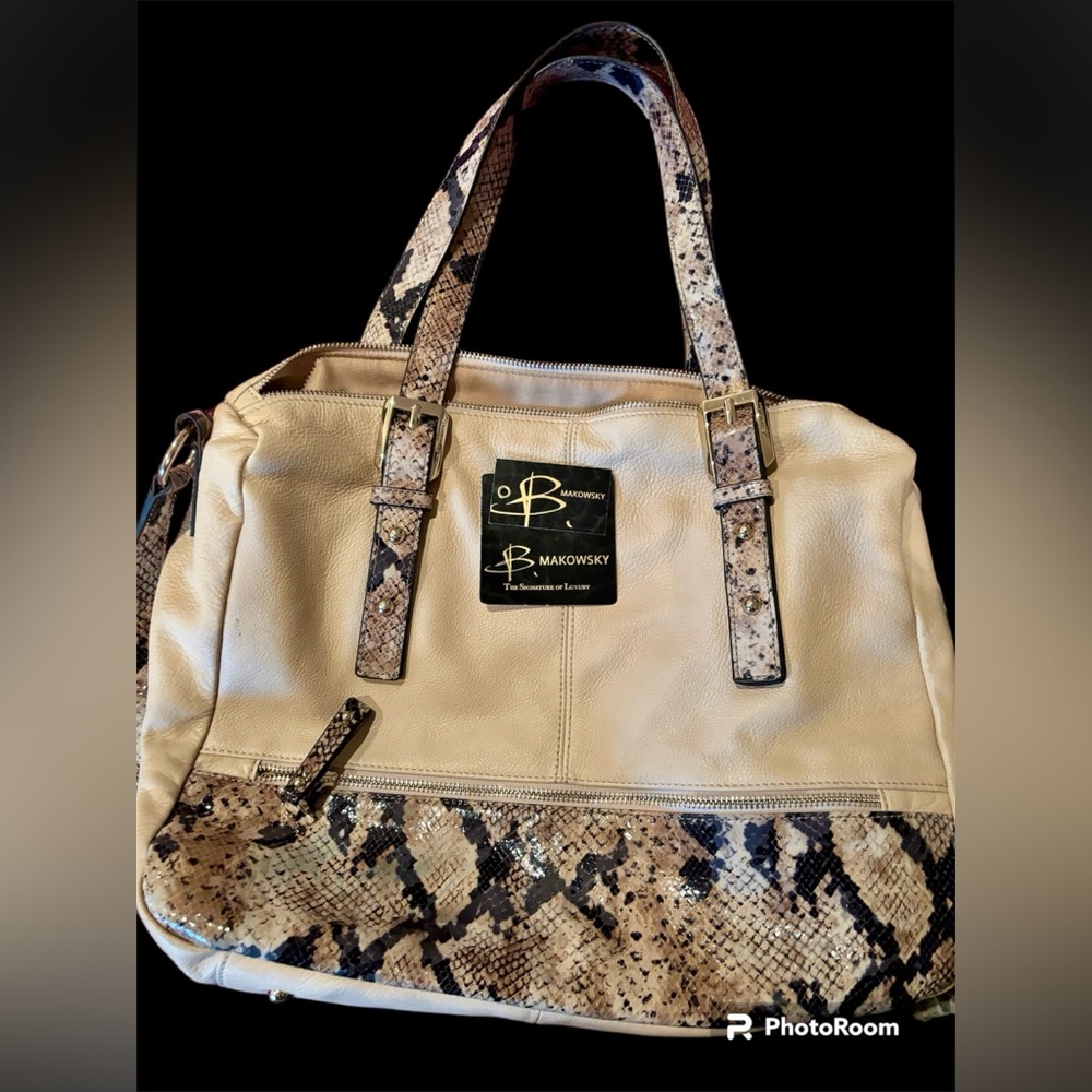 Makowsky “ The Signature of Luxury”. Multiple compartment tote.
